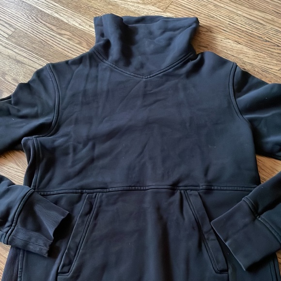 Lululemon Press Pause Pullover, size 6 - Picture 6 of 9
